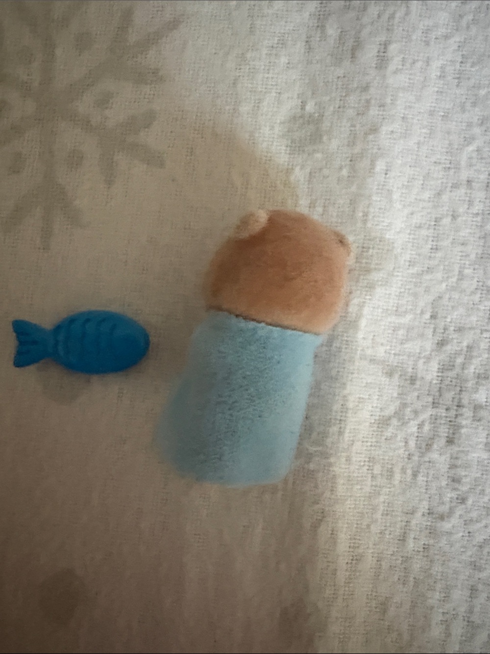 calico critters Otter with Pink Gift Box and Blue Fish - Picture 5 of 6